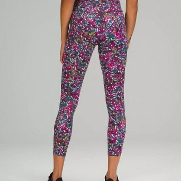 NWT lululemon Base Pace HR Tight 25" - Picture 2 of 3